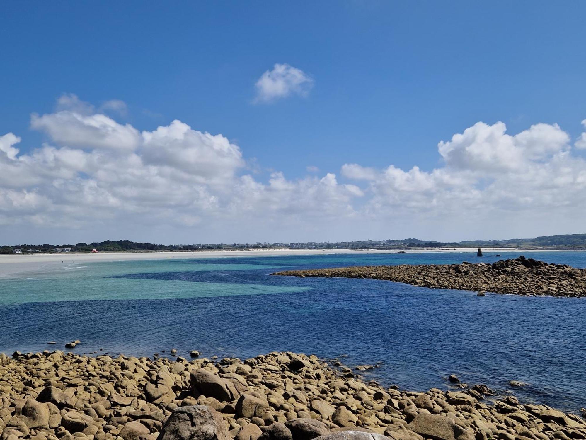 Entre Terre Et Mer Plougoulm Exterior foto